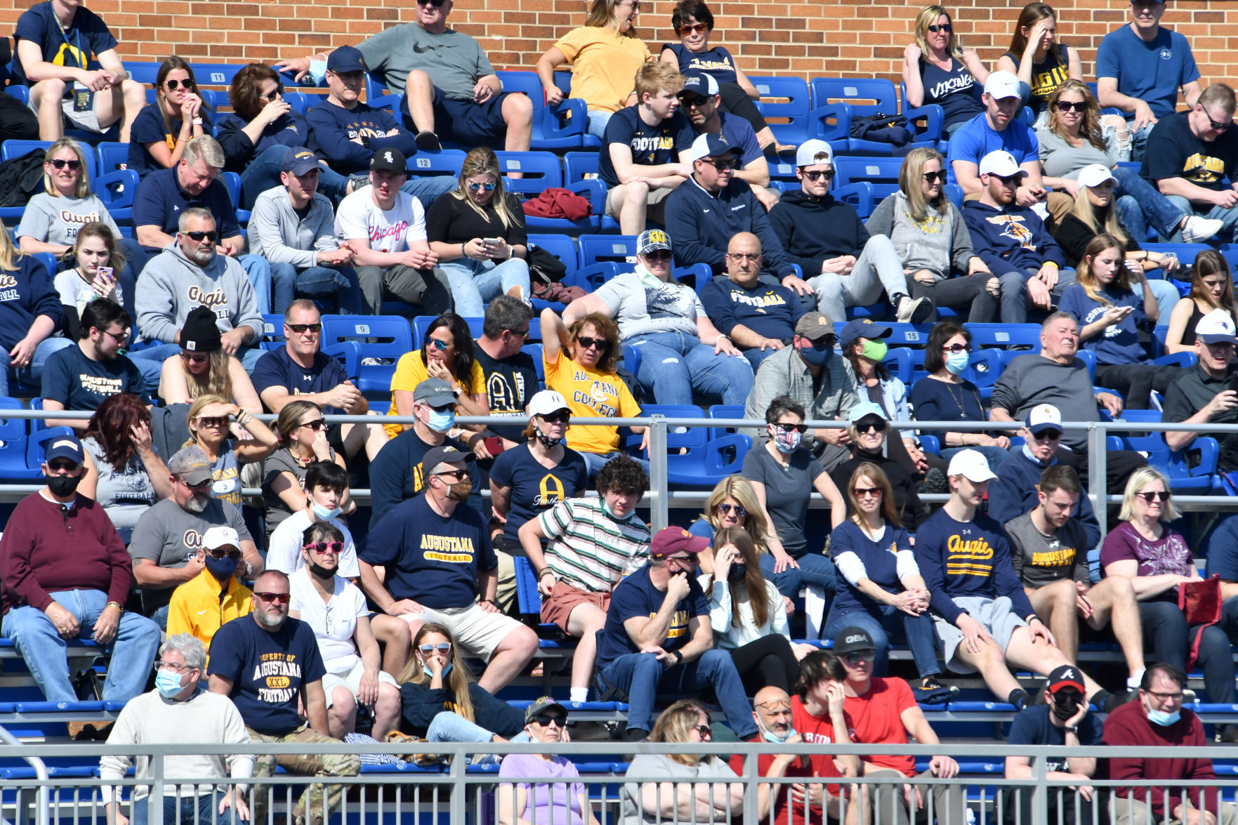 040321-qc-spt-augie football-091